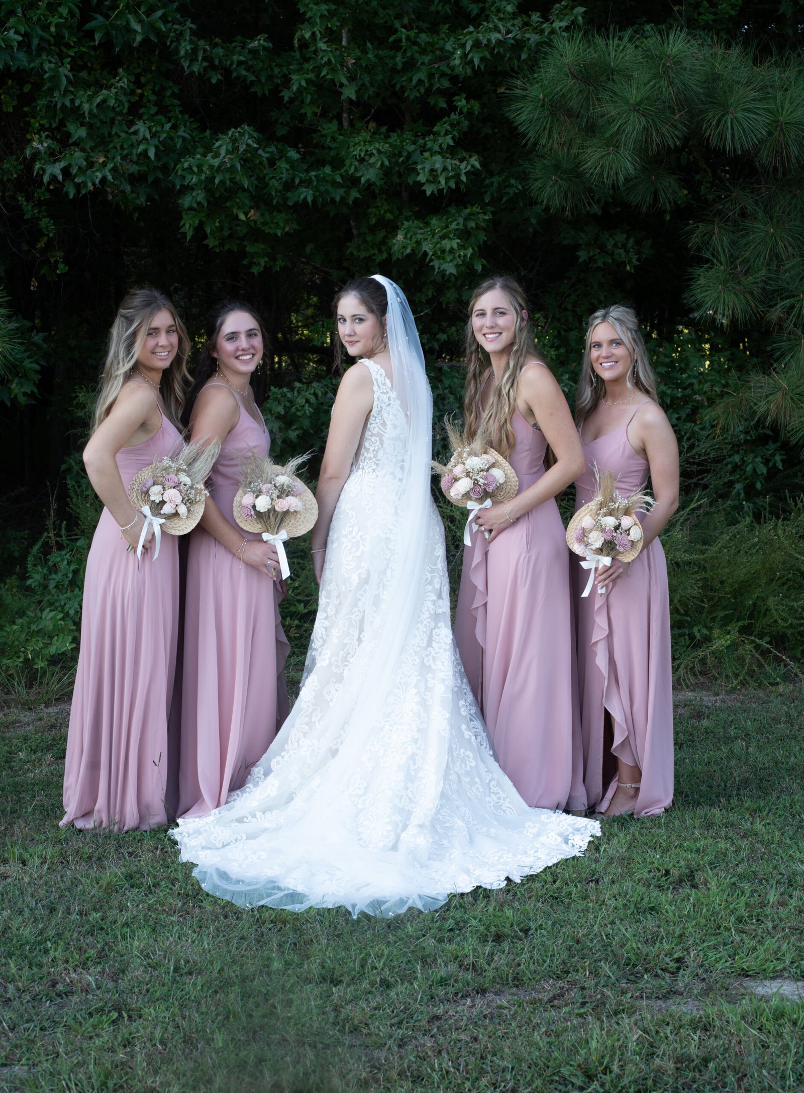 bridesmaids-photos-by-tricia